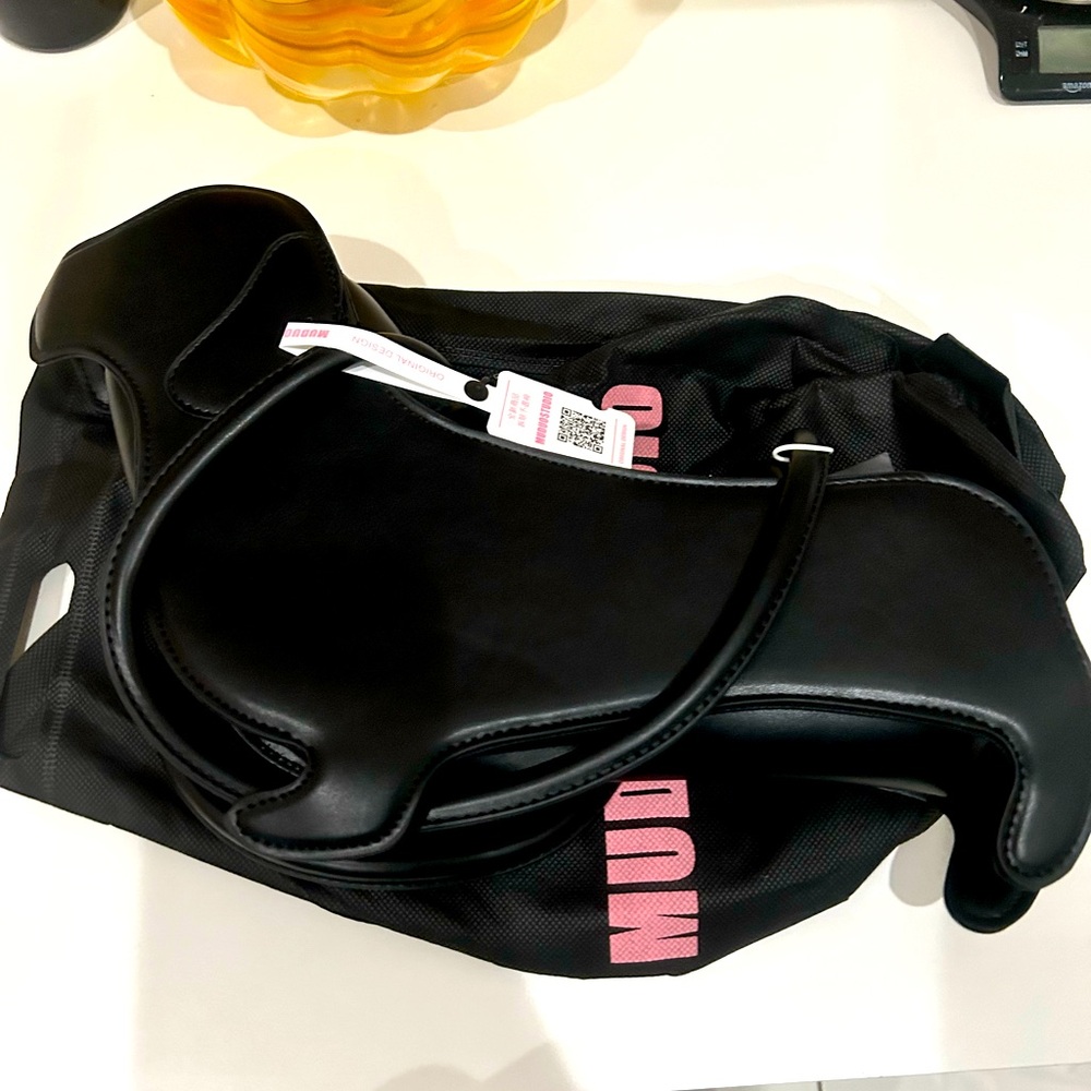 Black faux leather Dachshund Dog Women’s Handbag Sz M - Picture 3 of 7